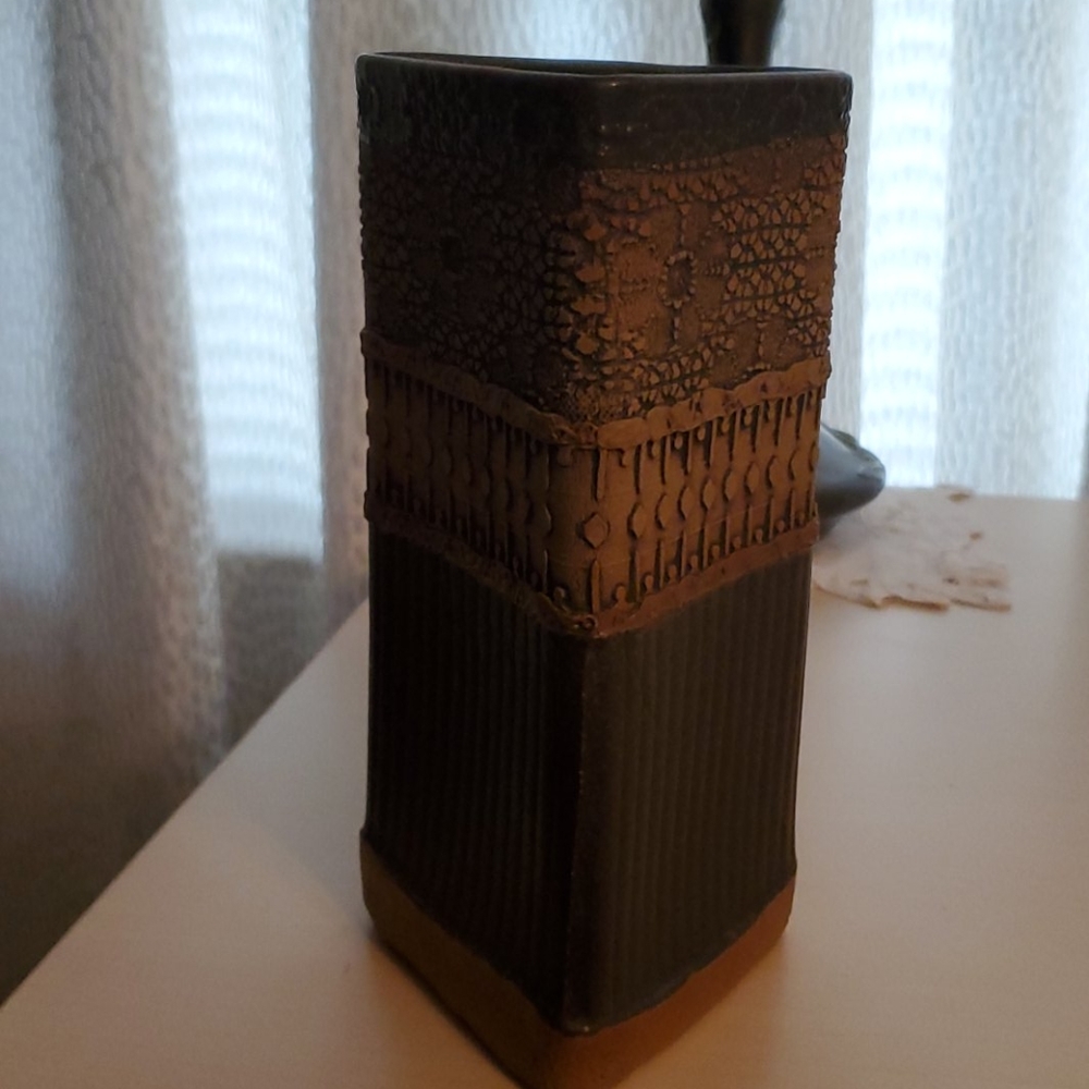 Ceramic vase